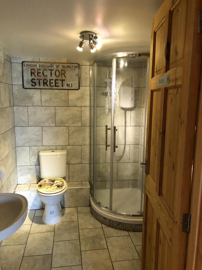 The Lodge Бедфорд Екстериор снимка